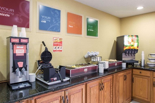 Comfort Inn Columbia - Bush River image 3